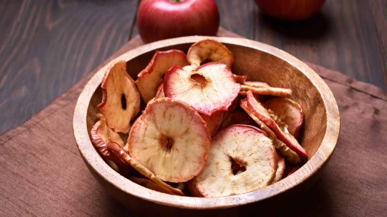 Stock Your Pantry with These 18 Foods To Dehydrate for Emergency Storage 3 Stock Your Pantry with These 18 Foods To Dehydrate for Emergency Storage - dehydrated apple ss572531962