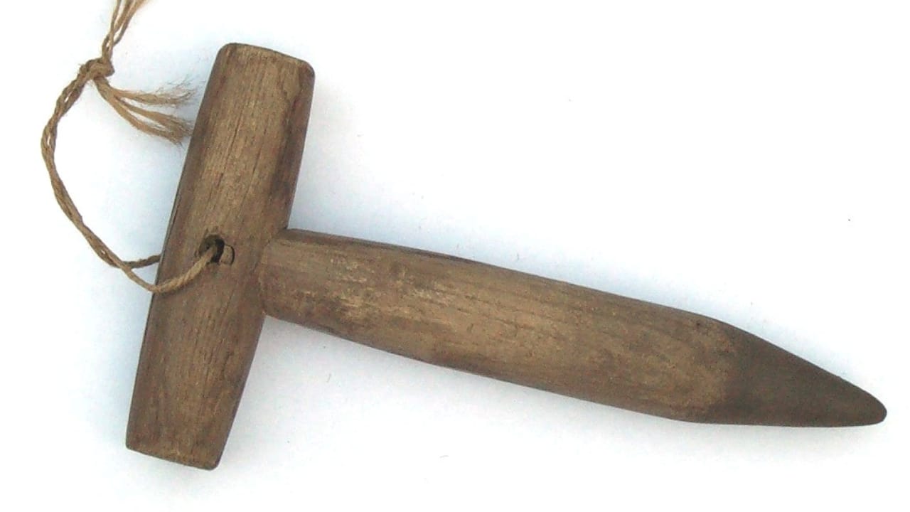 9 Amish Tools Built for a World Without Electricity 10 9 Amish Tools Built for a World Without Electricity - dibbers or Dibbles wc