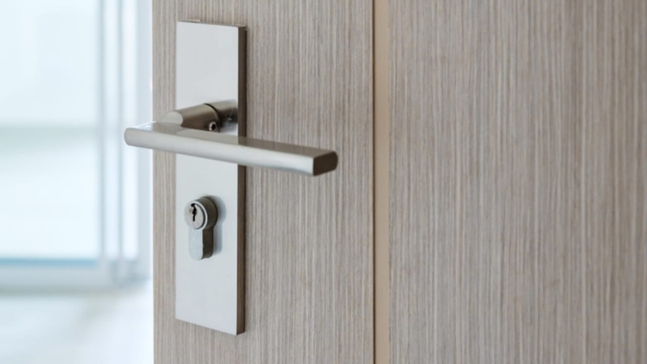 10 Times WD-40 Does More Harm Than Good 8 10 Times WD-40 Does More Harm Than Good - door lock ss2209312333