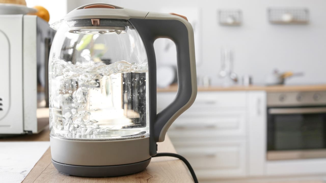 15 Devices You Should Never Plug into a Power Strip 11 15 Devices You Should Never Plug into a Power Strip - electric kettle dp403155674