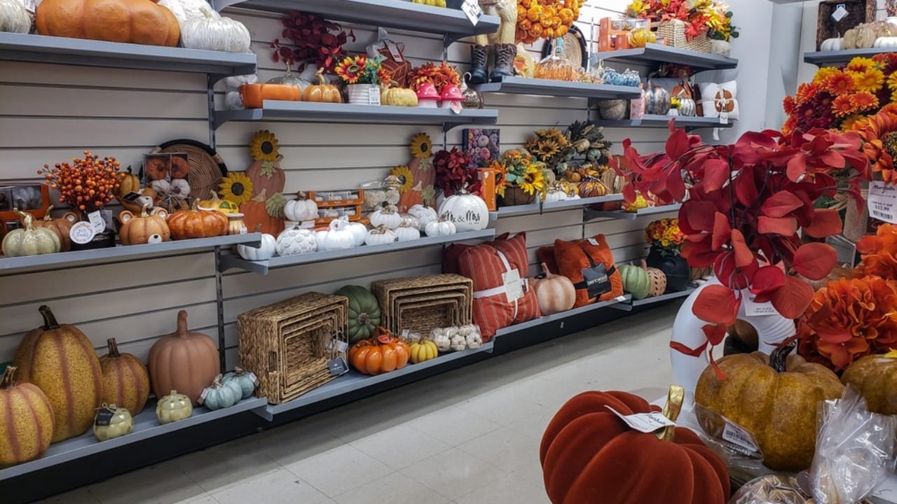 Fall Decor on a Budget: 18 Creative Ways to Keep Your Space Warm & Inviting 6 Fall Decor on a Budget: 18 Creative Ways to Keep Your Space Warm & Inviting - fall decor ss2522546363