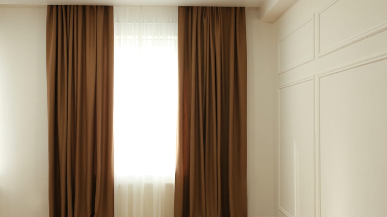 15 Affordable Ideas to Bring Luxury into Your Home 3 15 Affordable Ideas to Bring Luxury into Your Home - floor to ceiling curtain ss1920307361