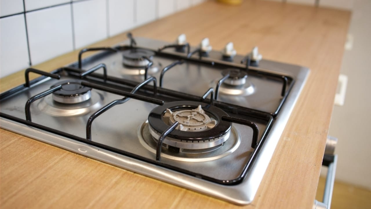 U.S. Safety Agency Eyes Ban on Gas Stoves Citing Health Issues 2 U.S. Safety Agency Eyes Ban on Gas Stoves Citing Health Issues - gas stove ss2300168347
