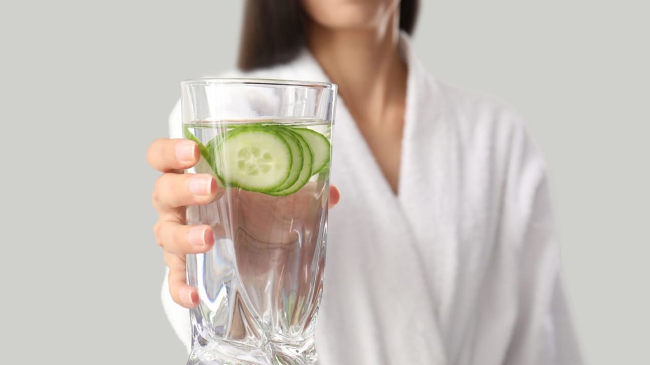 12 Reasons to Add Cucumber Water to Your Wellness Routine 12 12 Reasons to Add Cucumber Water to Your Wellness Routine - glass of cucumber water ss2491075247