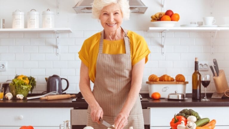 16Â Modern Twists on Grandma's Classic Recipes You'll Love 2 16Â Modern Twists on Grandma's Classic Recipes You'll Love - grandma cooking ss1123982708