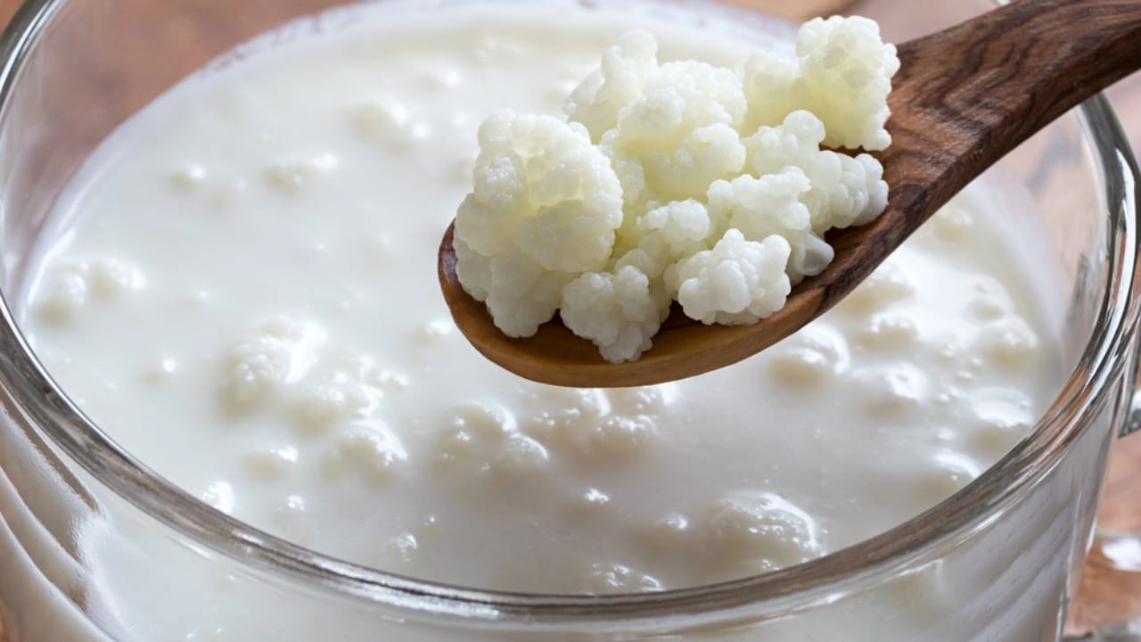 15 Wallet-Friendly Sources to Get Your Probiotics without Supplements - kefir dp161638786