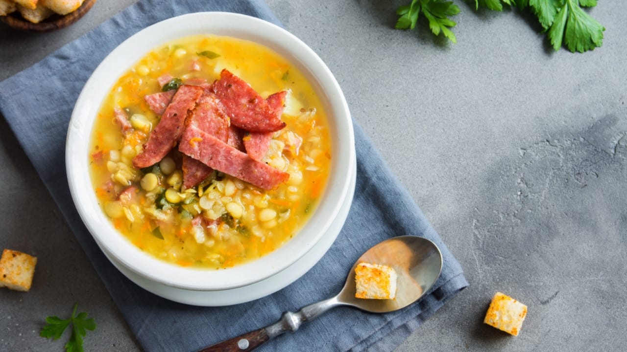 23 No-Fuss Dinner Recipes When You Don’t Want to Overthink It 22 23 No-Fuss Dinner Recipes When You Don’t Want to Overthink It - keto zuppa dp211587016