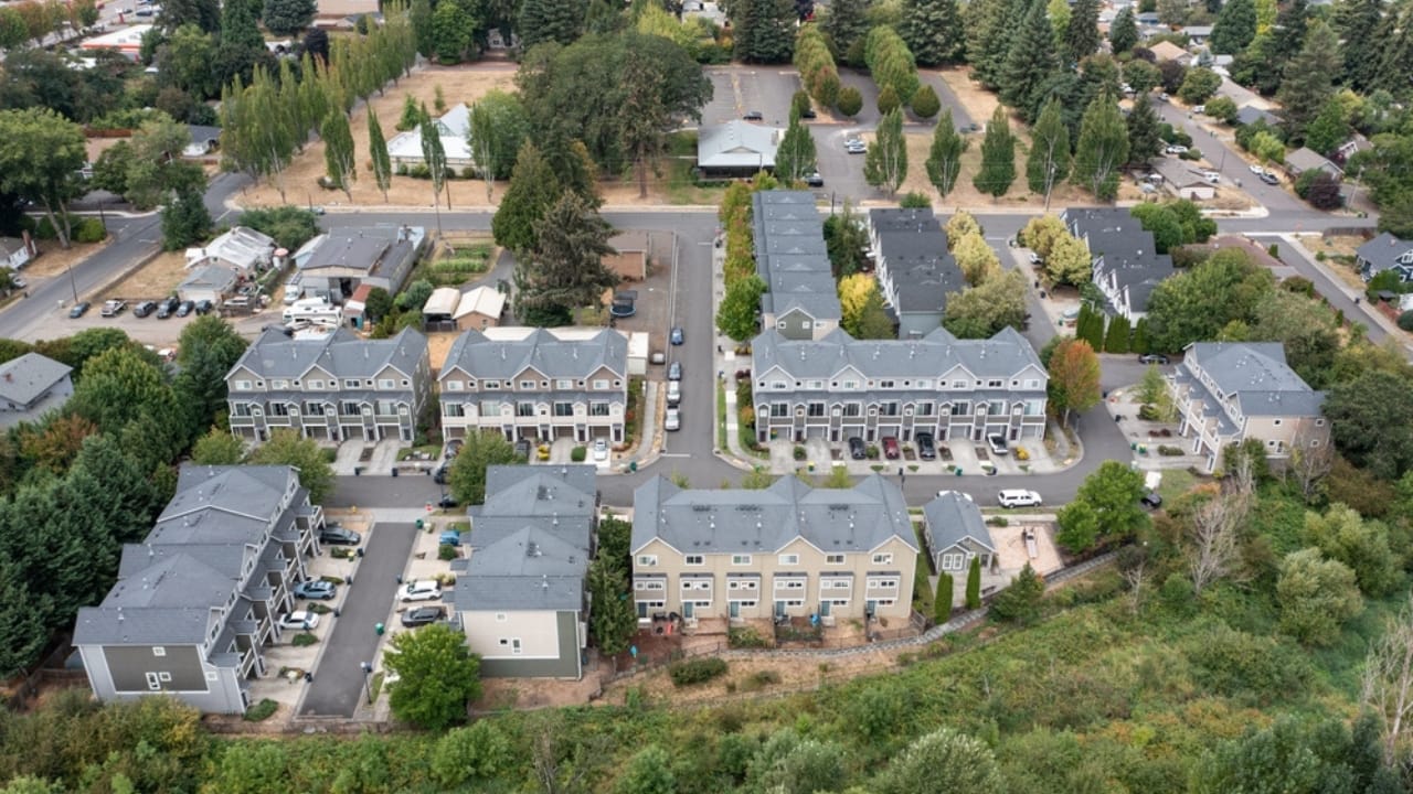 Want Mountain Living on a Budget? These 12 Towns Deliver 10 Want Mountain Living on a Budget? These 12 Towns Deliver - la grande oregon ss2507281913