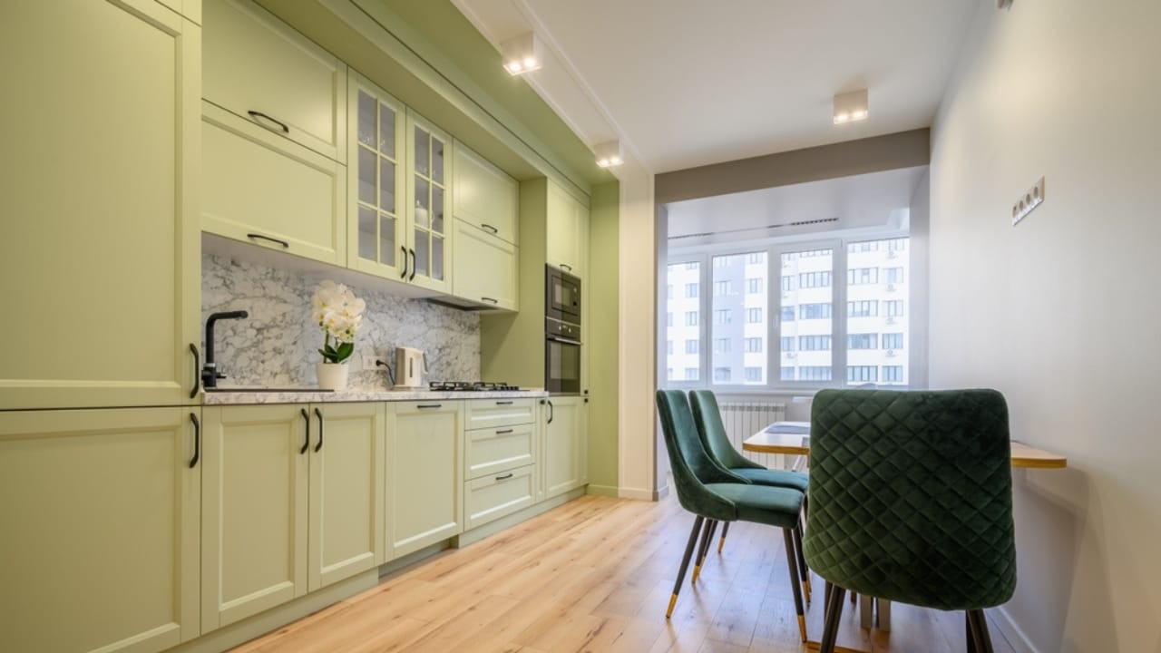 Why Designers are Raving About Kate Hudson's Kitchen Cabinets 6 Why Designers are Raving About Kate Hudson's Kitchen Cabinets - modern green kitchen ss2182976209