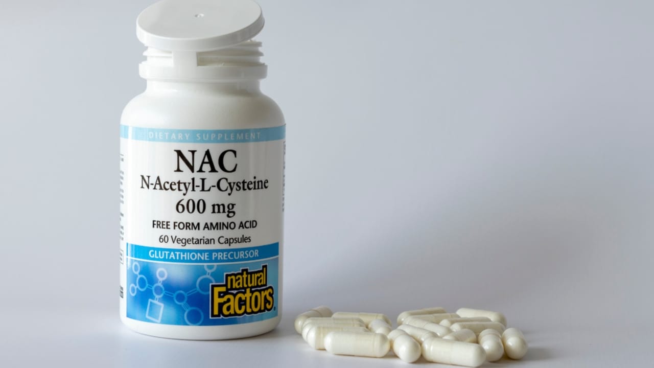 Calm Your Bronchitis Cough with These 12 Simple Home Remedies 13 Calm Your Bronchitis Cough with These 12 Simple Home Remedies - nac supplement dp648906066