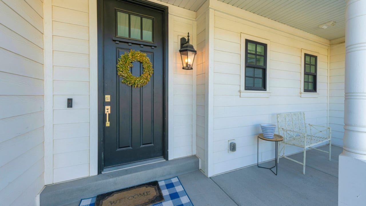 8 Ways to Make Your Porch a Welcoming Outdoor Escape 5 8 Ways to Make Your Porch a Welcoming Outdoor Escape - porch dp546836760