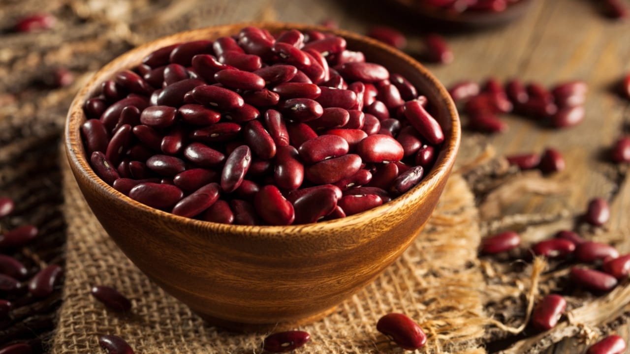 Raw Risks: 15 Foods That Pose Serious Health Hazards When Uncooked - red kidney beans dp101525128