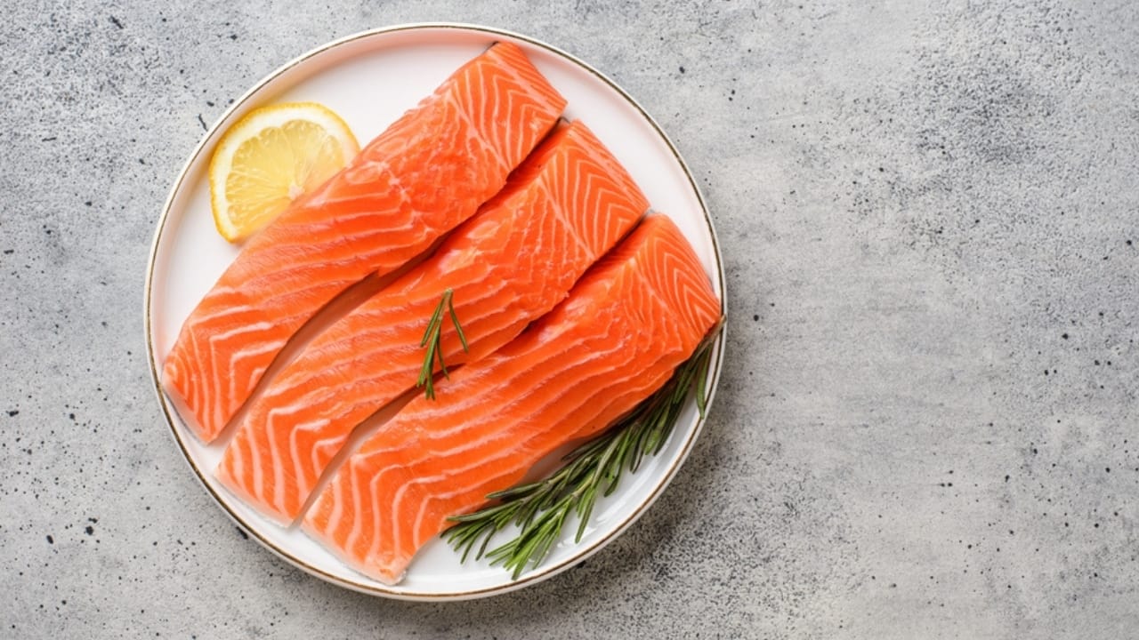 Say Goodbye to White Stuff on Salmon With These Pro Tips 7 Say Goodbye to White Stuff on Salmon With These Pro Tips - salmon in plate ss2387624209