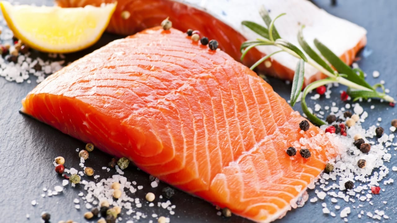Say Goodbye to White Stuff on Salmon With These Pro Tips 4 Say Goodbye to White Stuff on Salmon With These Pro Tips - salmon with salt ss91610936