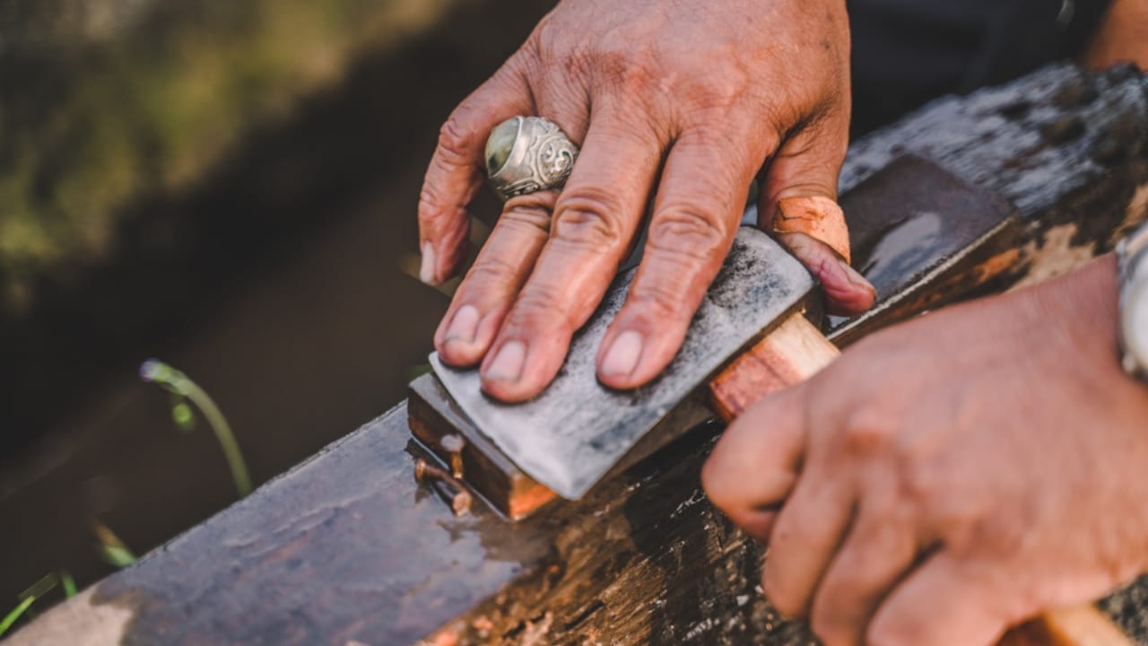 The Bushcrafter's Guide to Sharpening an Axe by Hand 5 The Bushcrafter's Guide to Sharpening an Axe by Hand -
