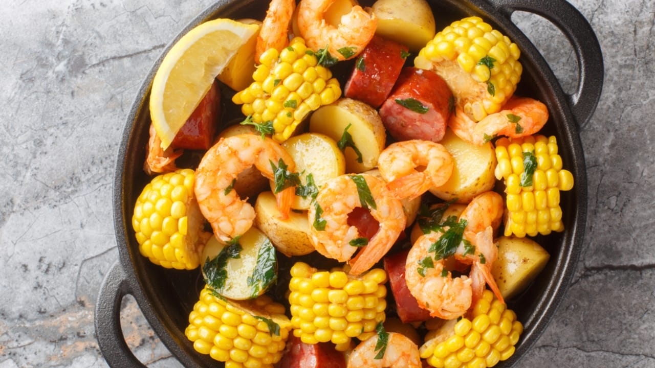 23 No-Fuss Dinner Recipes When You Don’t Want to Overthink It 10 23 No-Fuss Dinner Recipes When You Don’t Want to Overthink It - sheet pan shrimp dp740868512