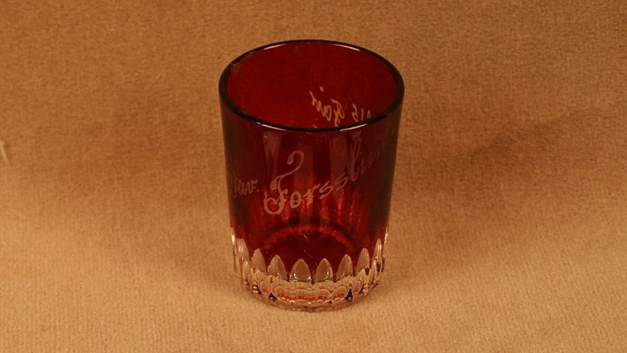 Millennial Minimalism: 15 Things to Let Go of in Your 30s 7 Millennial Minimalism: 15 Things to Let Go of in Your 30s - shot glass wc