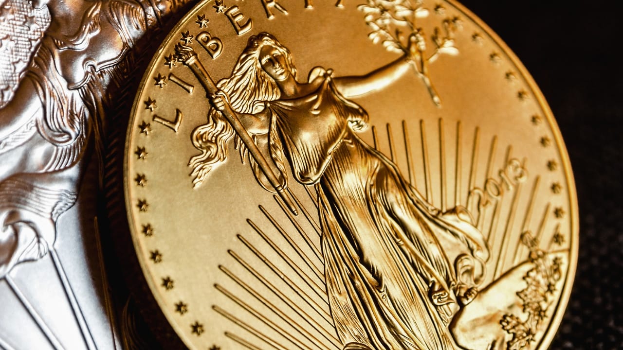 15 Barter Items to Stockpile for Economic Hard Times 2 15 Barter Items to Stockpile for Economic Hard Times - silver eagle and golden american eagle one ounce coin ss692278882 degm