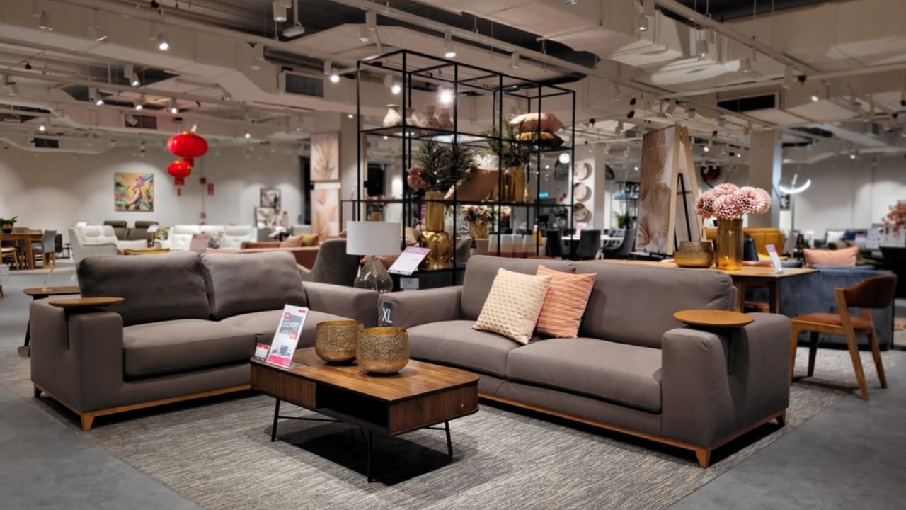 The “10-Year Rule” to Avoid Bad Decor Buys, Designer Says 4 The “10-Year Rule” to Avoid Bad Decor Buys, Designer Says - sofa ss2268680991