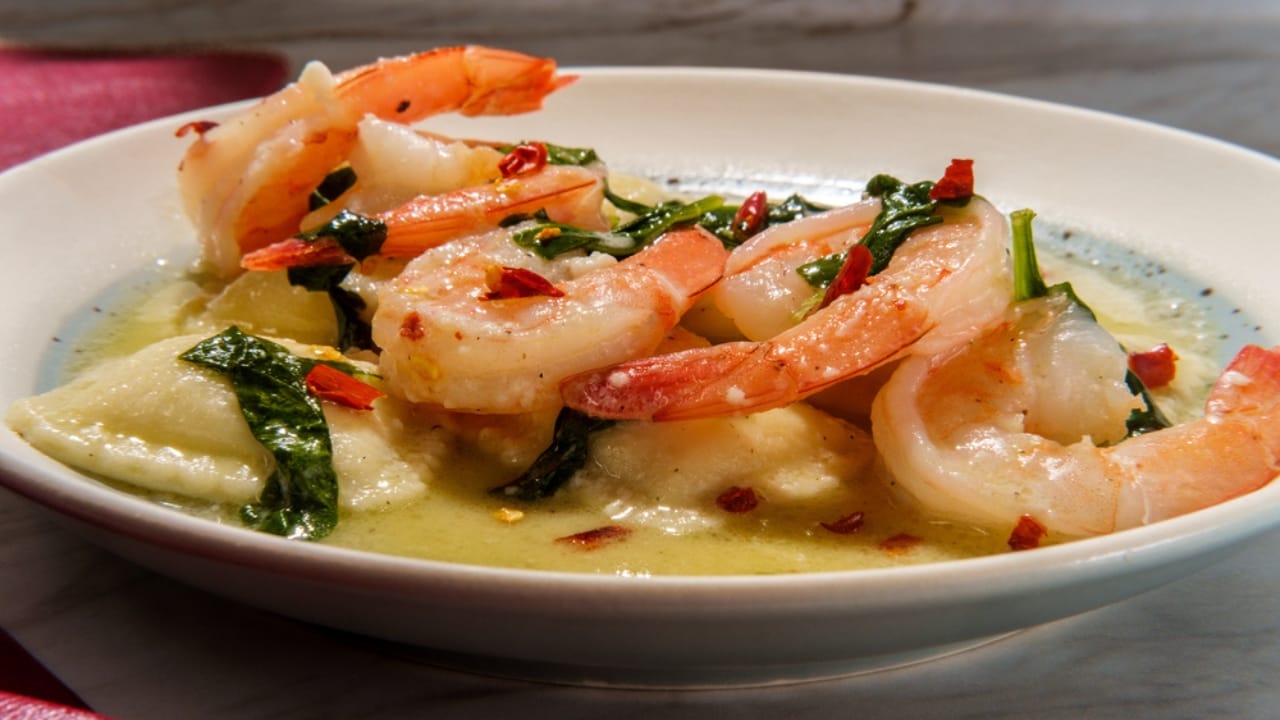 23 No-Fuss Dinner Recipes When You Don’t Want to Overthink It 15 23 No-Fuss Dinner Recipes When You Don’t Want to Overthink It - tuscan garlic shrimp ss1763064395