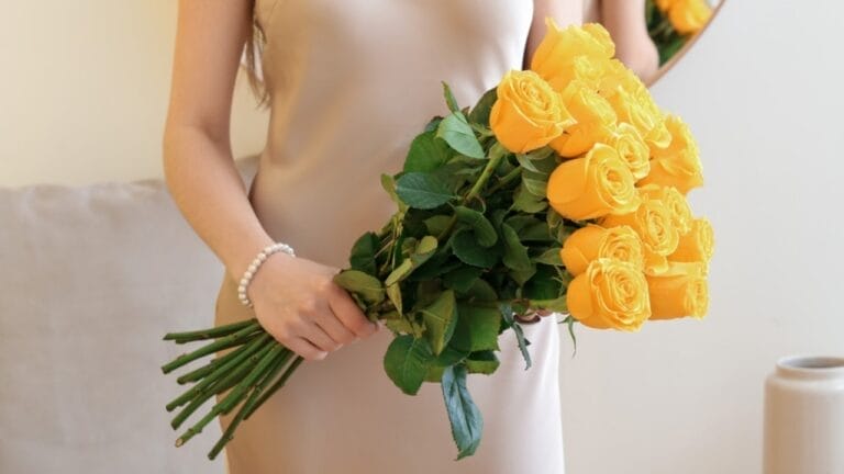 7 Different Meanings of Yellow Roses & What They Say about Your Relationship - yellow roses ss2255594933