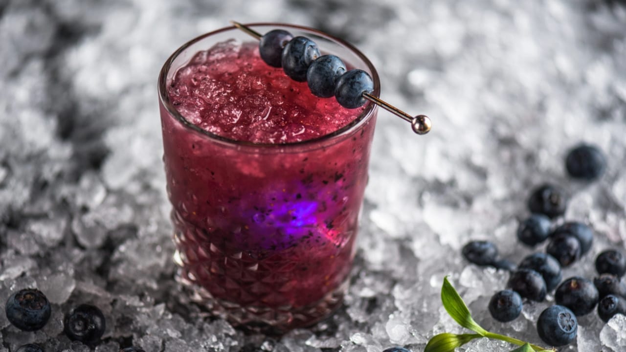 12 Must-Try Mocktails That Don't Need Alcohol to Impress 8 12 Must-Try Mocktails That Don't Need Alcohol to Impress - Blueberry Ginger Fizz dp240809048 dnoh