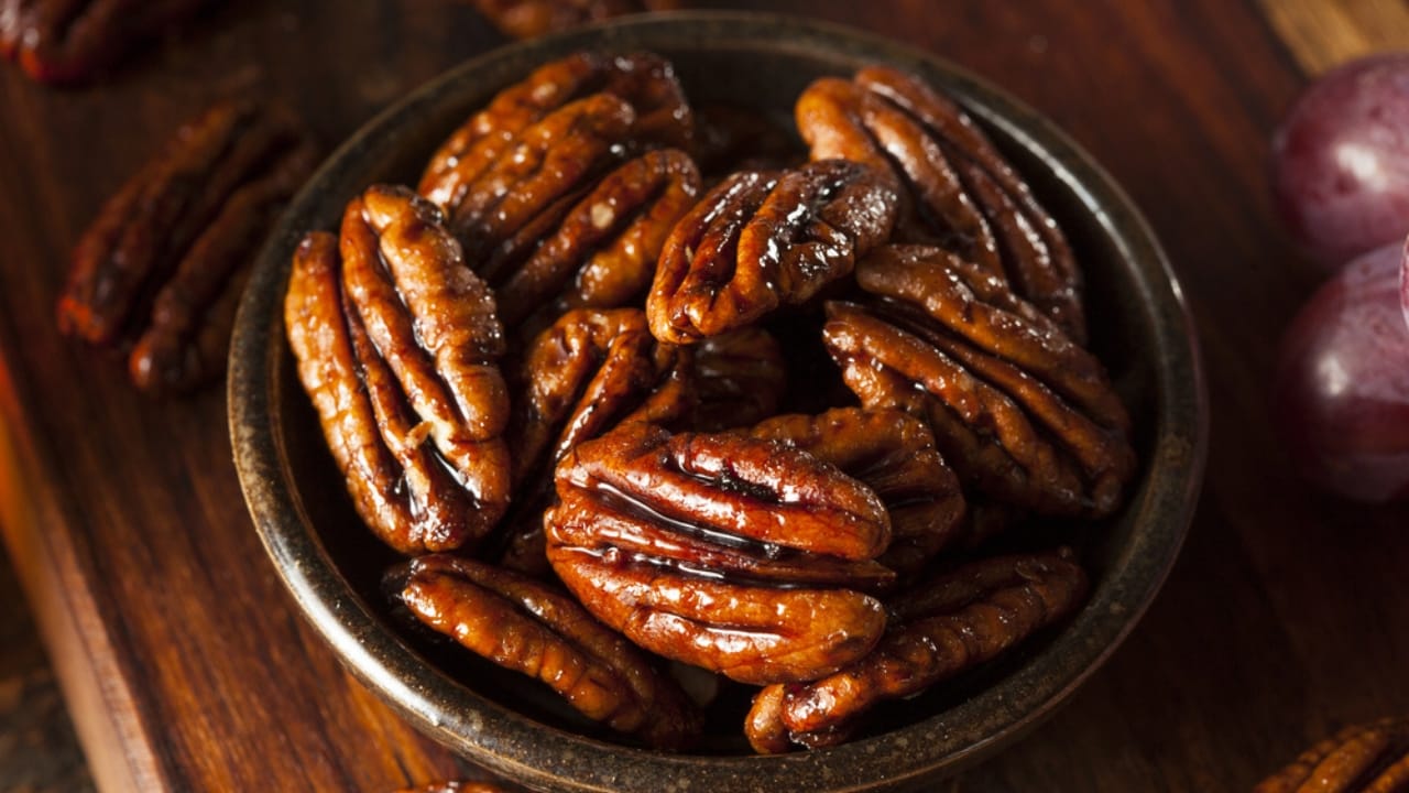 20 Homemade Holiday Candies That Will Sweeten Your Season 12 20 Homemade Holiday Candies That Will Sweeten Your Season - Candied Pecans dp54150387 dnoh