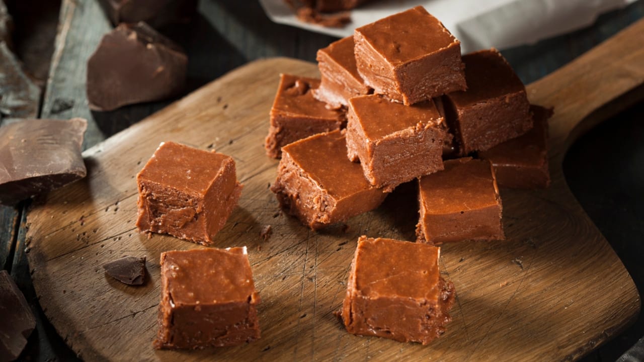 20 Homemade Holiday Candies That Will Sweeten Your Season 17 20 Homemade Holiday Candies That Will Sweeten Your Season - Chocolate Fudge dp58120005 dnoh