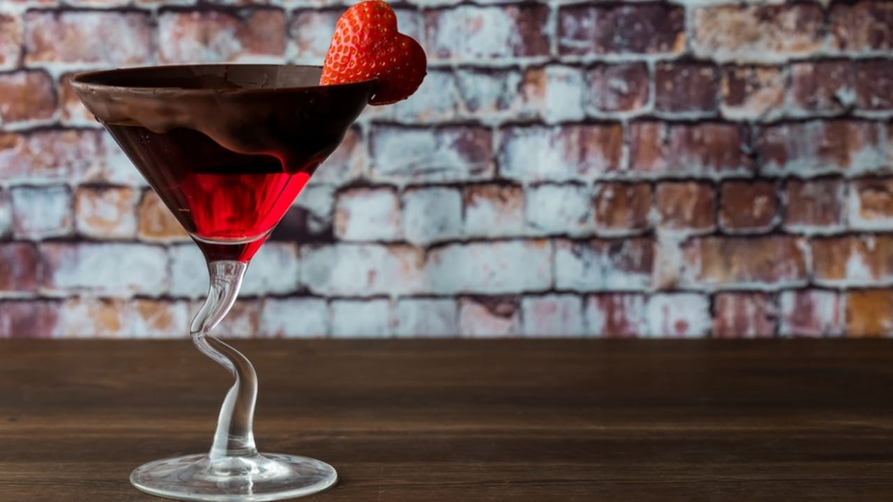 No Booze, No Fuss: 13 Easy Mocktails Anyone Can Make 13 No Booze, No Fuss: 13 Easy Mocktails Anyone Can Make - Chocolate Strawberry Mocktail ss2247742271 dpdgm