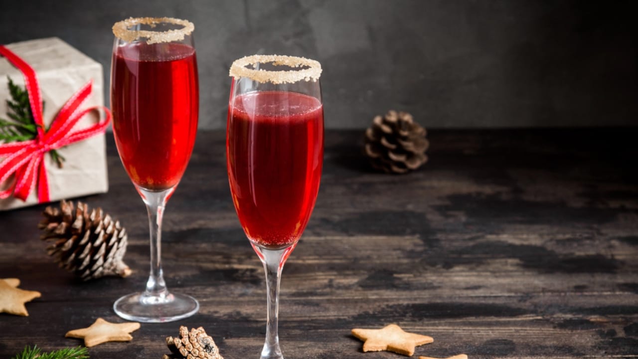 20 Fun & Tasty Christmas Mocktails to Try 19 20 Fun & Tasty Christmas Mocktails to Try - Christmas Mimosa Mocktail dp223669478 dnoh