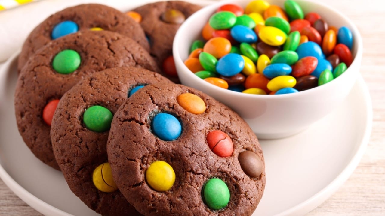 20 Homemade Holiday Candies That Will Sweeten Your Season 20 20 Homemade Holiday Candies That Will Sweeten Your Season - Church Window Cookies ss2406940201 dpdgm