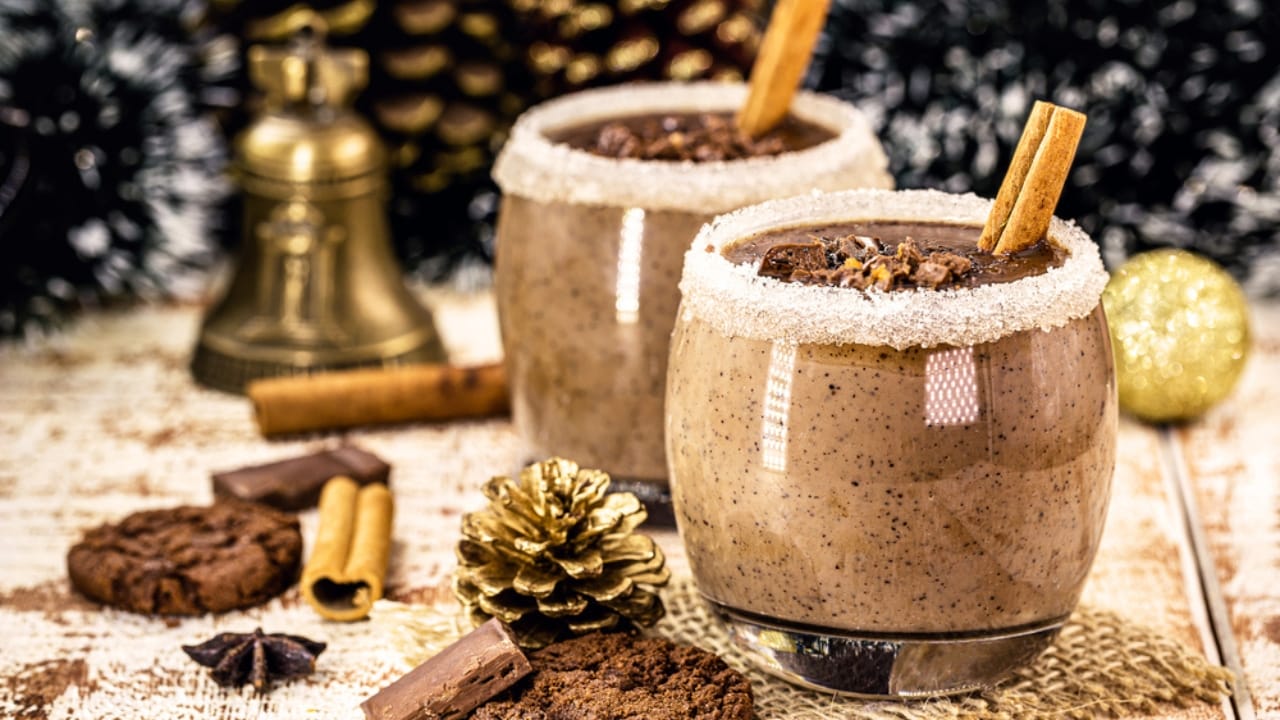 20 Fun & Tasty Christmas Mocktails to Try 11 20 Fun & Tasty Christmas Mocktails to Try - Classic Chocolate Snowfall Mocktail dp428258226 dnoh