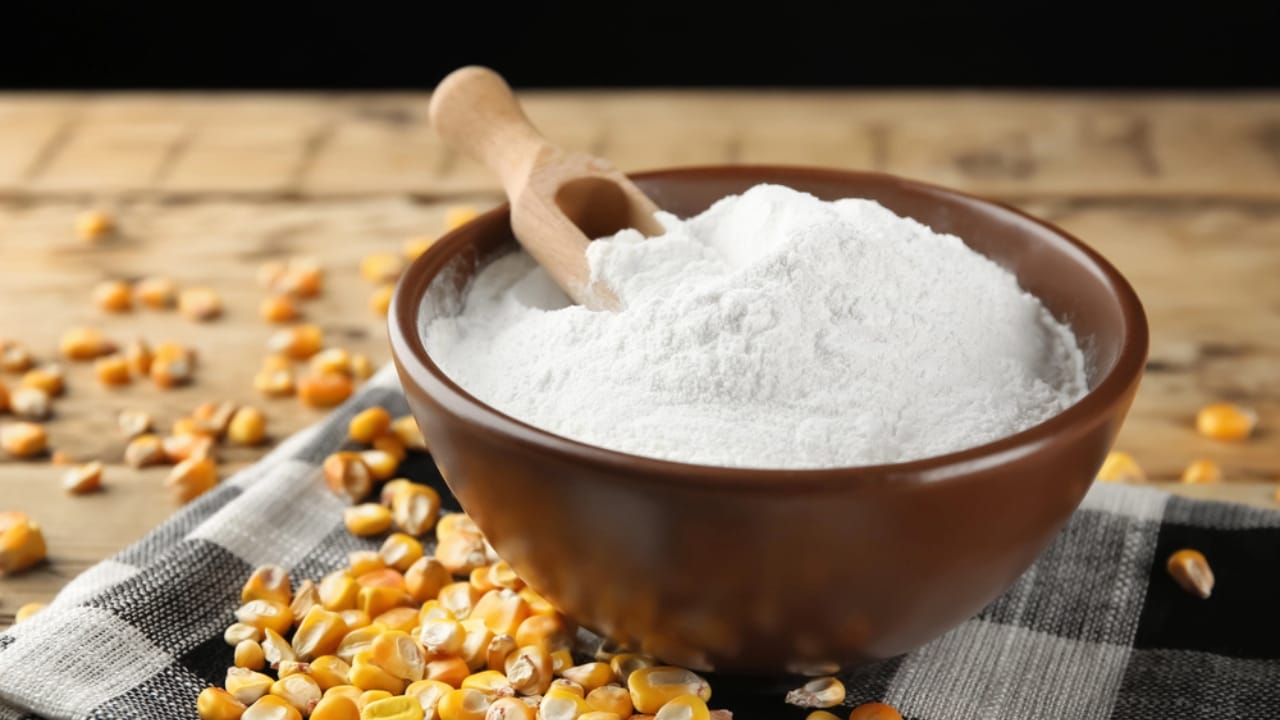 These 15 Household Items Can Change the Way You Do Laundry 14 These 15 Household Items Can Change the Way You Do Laundry - Cornstarch kernel dp185024686 dnoh