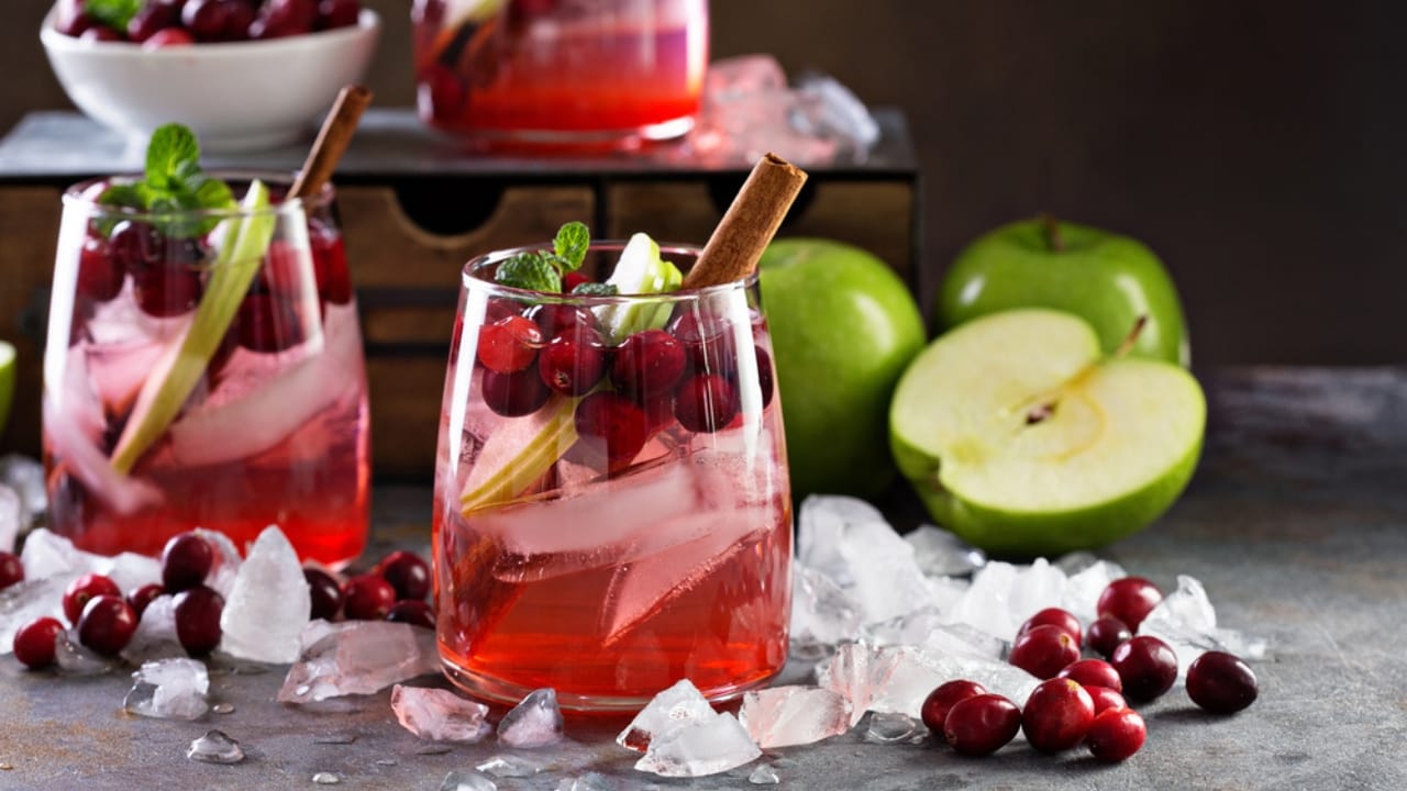 20 Fun & Tasty Christmas Mocktails to Try 5 20 Fun & Tasty Christmas Mocktails to Try - Cran apple Mocktail dp182380102 dnoh