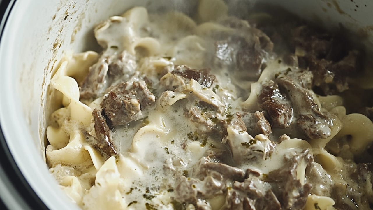 Warm Up This Fall with 18 Easy Slow Cooker Meals 18 Warm Up This Fall with 18 Easy Slow Cooker Meals - Crock Pot Beef Stroganoff