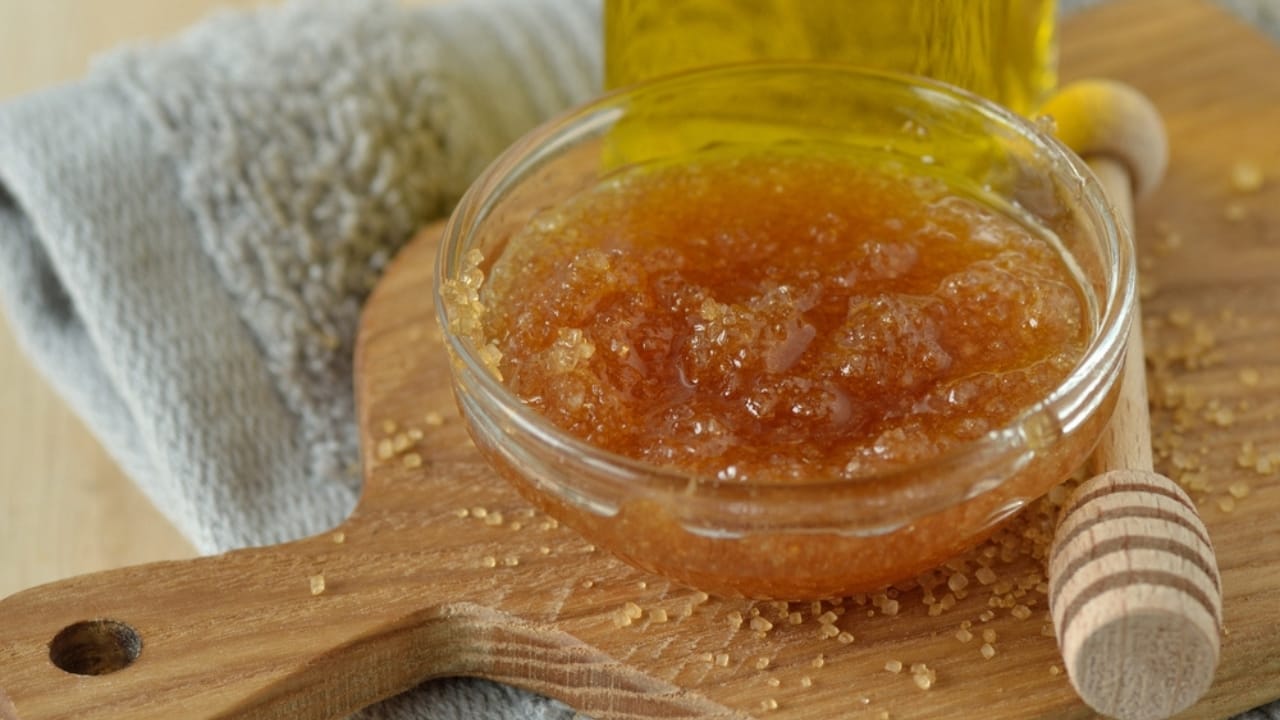 25 Creative DIY Gifts for a Memorable Holiday Season - DIY Lip Scrubs ss2075483698 dpdgm