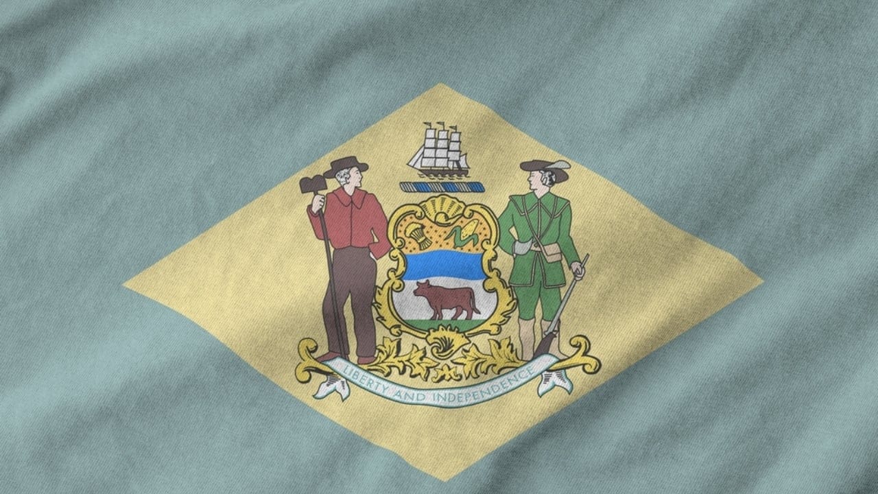 The Most Interesting Fact About Each of the 50 States 9 The Most Interesting Fact About Each of the 50 States - Delaware US state flag ss2538613147 adyh