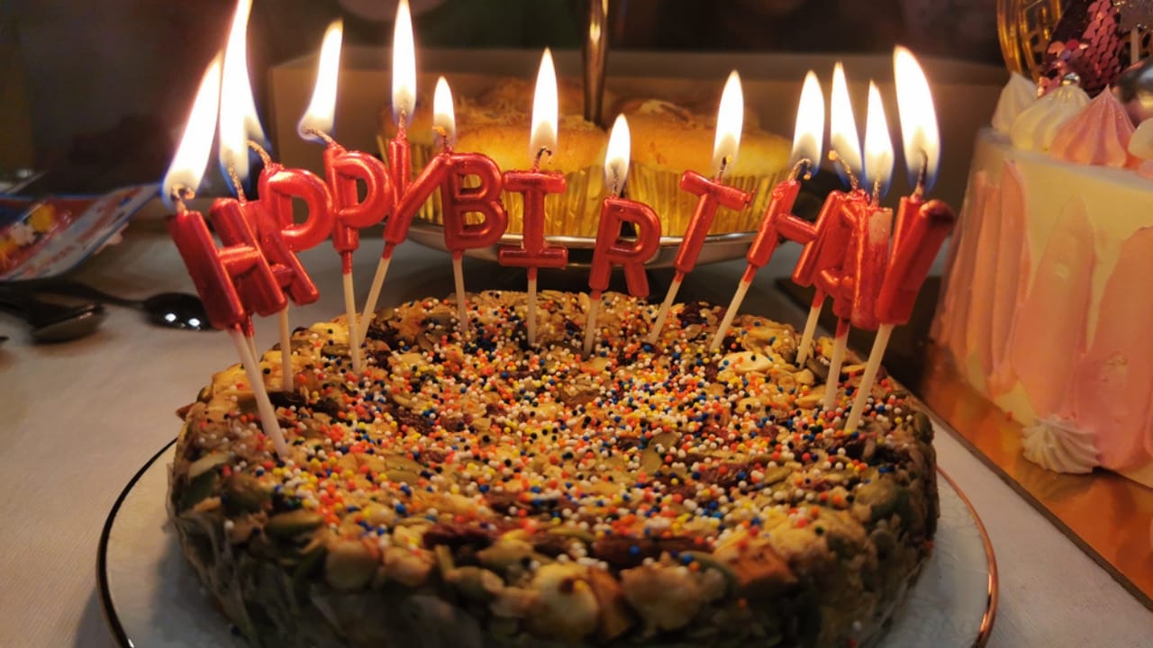 10 No-Bake Granola Bar Recipes to Fit Any Craving 11 10 No-Bake Granola Bar Recipes to Fit Any Craving - Diet Energy bar Granola Birthday cake ss1804217407 dpdgm