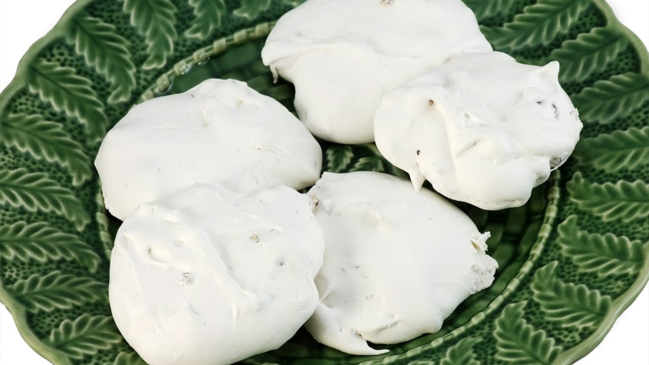 20 Homemade Holiday Candies That Will Sweeten Your Season 21 20 Homemade Holiday Candies That Will Sweeten Your Season - Divinity Candy ss66519565 dpdgm