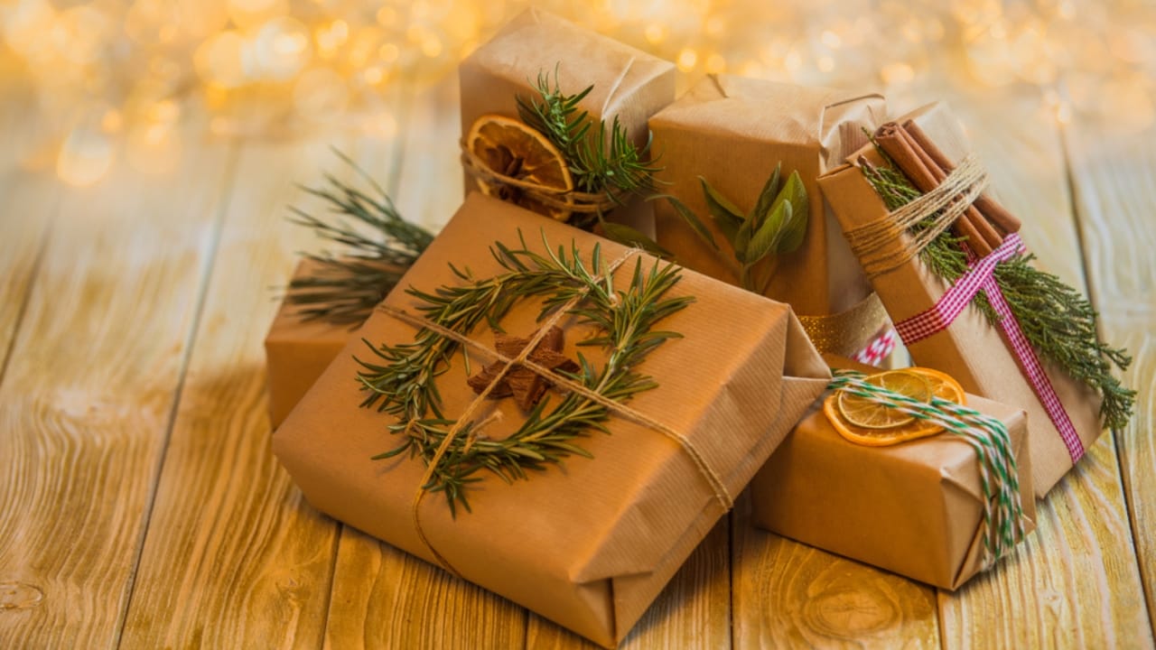 Craft Your Own Holiday Magic With a DIY Rosemary Wreath 6 Craft Your Own Holiday Magic With a DIY Rosemary Wreath -