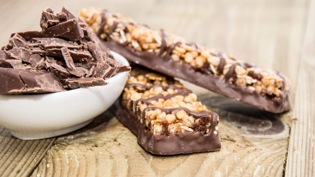 10 No-Bake Granola Bar Recipes to Fit Any Craving - Double Chocolate granola bar dp11967630 dnoh