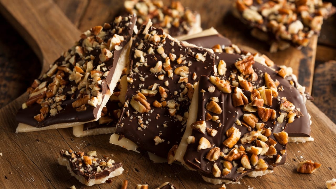 20 Homemade Holiday Candies That Will Sweeten Your Season 7 20 Homemade Holiday Candies That Will Sweeten Your Season - English Toffee dp59987555 dnoh