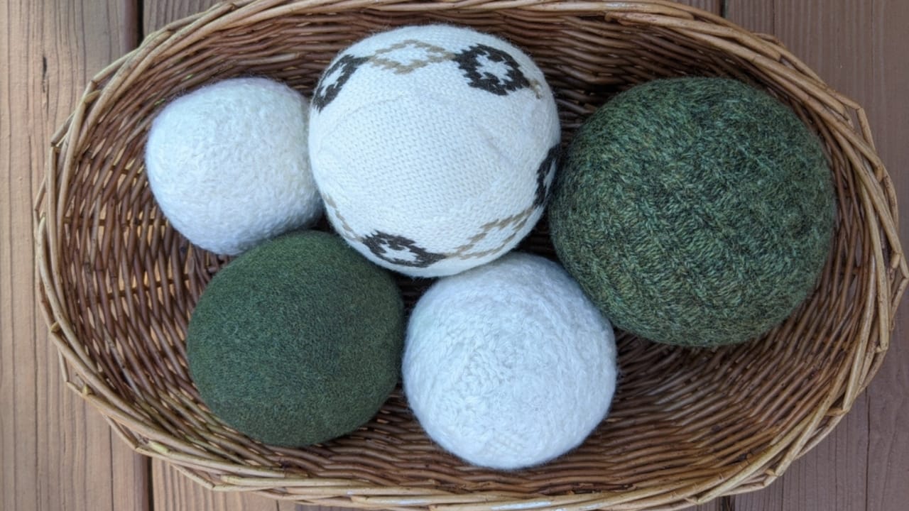 25 Creative DIY Gifts for a Memorable Holiday Season - Felted Wool Dryer Balls ss2229141405 dpdgm