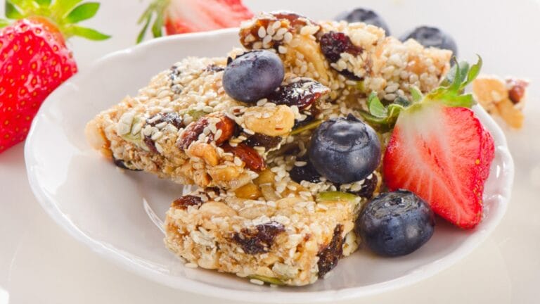 10 No-Bake Granola Bar Recipes to Fit Any Craving - Fruits and nut granola bars dp74207139 dnoh