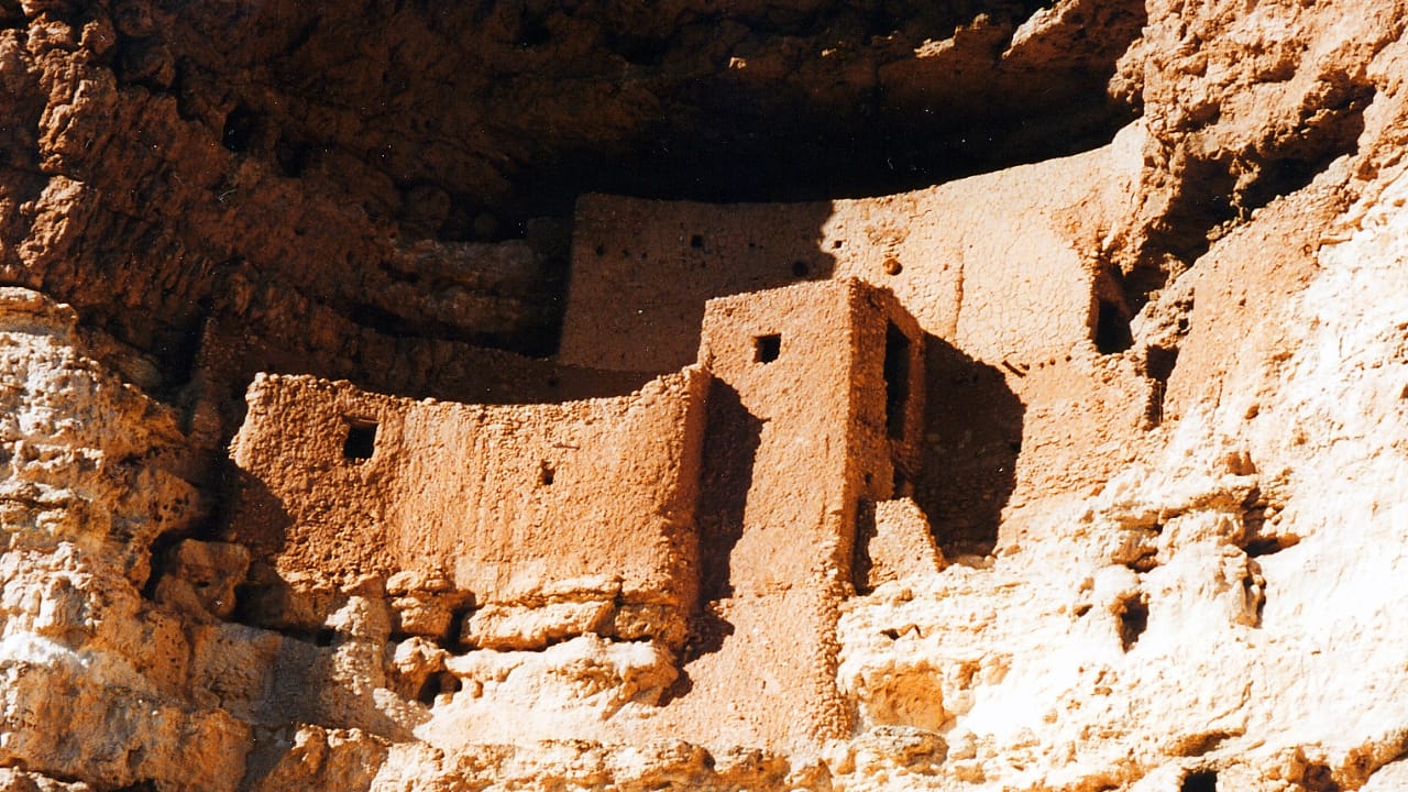 Ancient Native American Irrigation Helped Deserts Thrive - Hohokam cliff dwelling Montezuma Castle wc