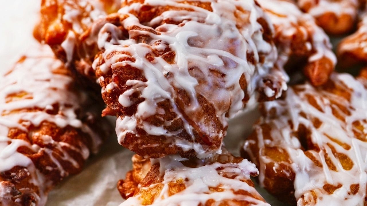Easy Baked Apple Fritters: a Healthier Take on the Classic Recipe 2 Easy Baked Apple Fritters: a Healthier Take on the Classic Recipe - Homemade Apple fritters ss2047487666dnoh