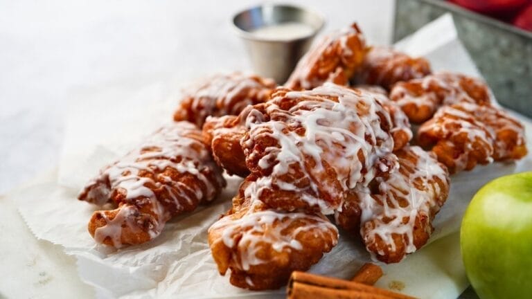 Easy Baked Apple Fritters: a Healthier Take on the Classic Recipe 4 Easy Baked Apple Fritters: a Healthier Take on the Classic Recipe - Homemade Apple fritters ss2047487669dnoh