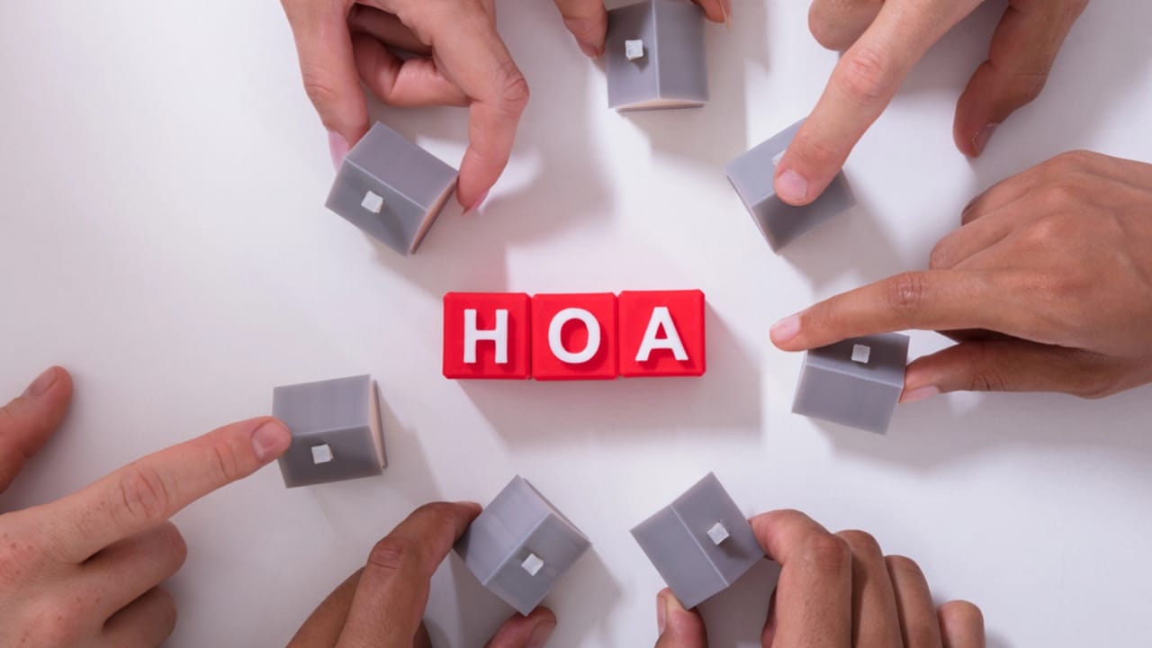 Homeowners Win: 15 HOA Powers That Stop at Your Door 15 Homeowners Win: 15 HOA Powers That Stop at Your Door - Homeowner Association Blocks dp209576420 dnoh