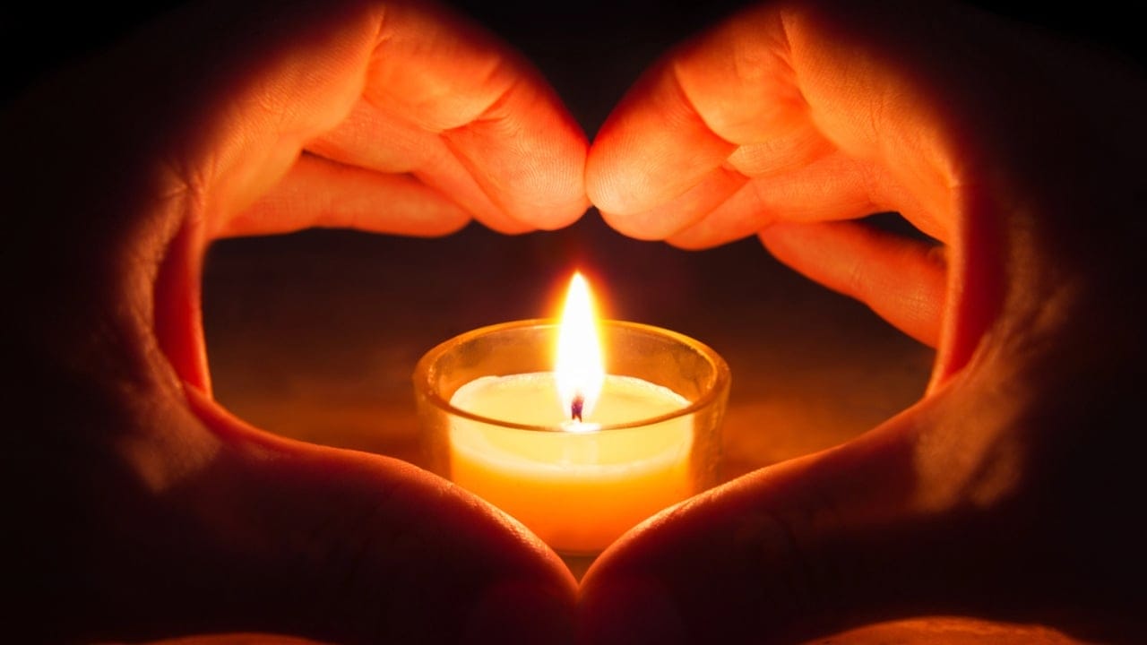 You’re Probably Burning Candles Wrong—Here’s How to Fix It 10 You’re Probably Burning Candles Wrong—Here’s How to Fix It - Love and hope candle dp57491683 dnoh