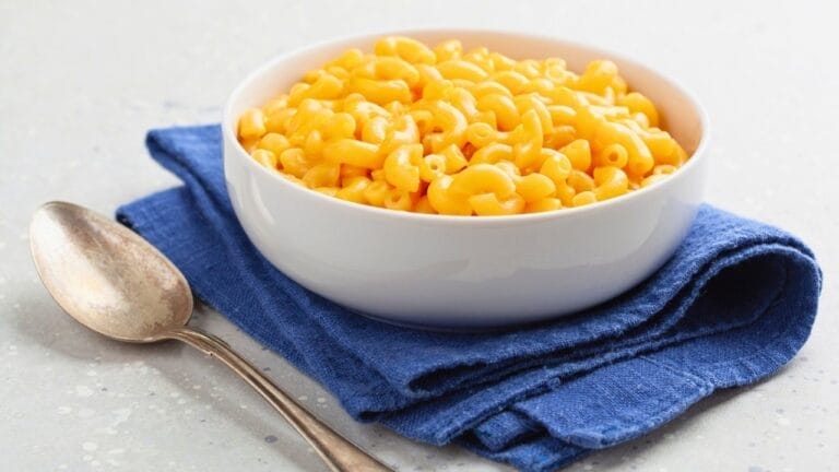 This Slow-Cooker Mac & Cheese Recipe Delivers Cheesy Perfection 8 This Slow-Cooker Mac & Cheese Recipe Delivers Cheesy Perfection - Mac and cheese ss1992502604dnoh